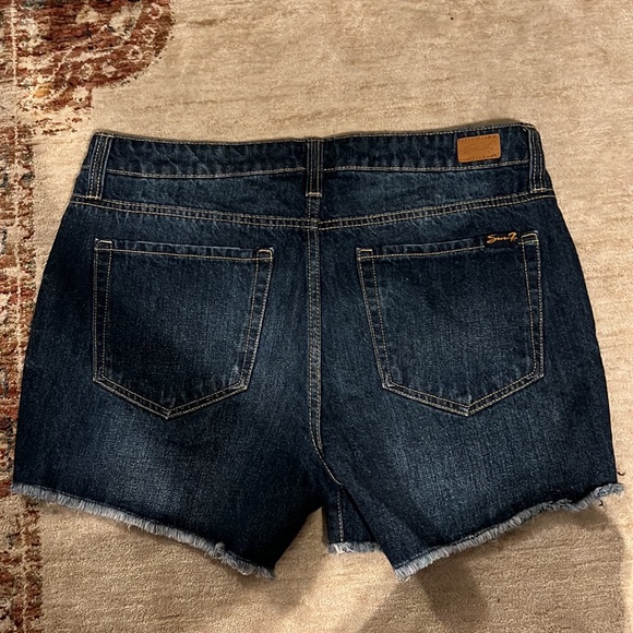 SEVEN7 5" INSEAM FRAY HEM DENIM WEEKEND SHORT Dark Wash Size 6 - Picture 7 of 7